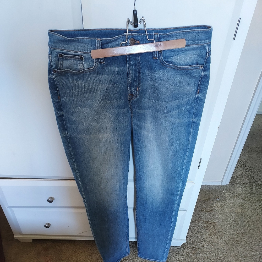 J crew light wash jeans size 31/30
